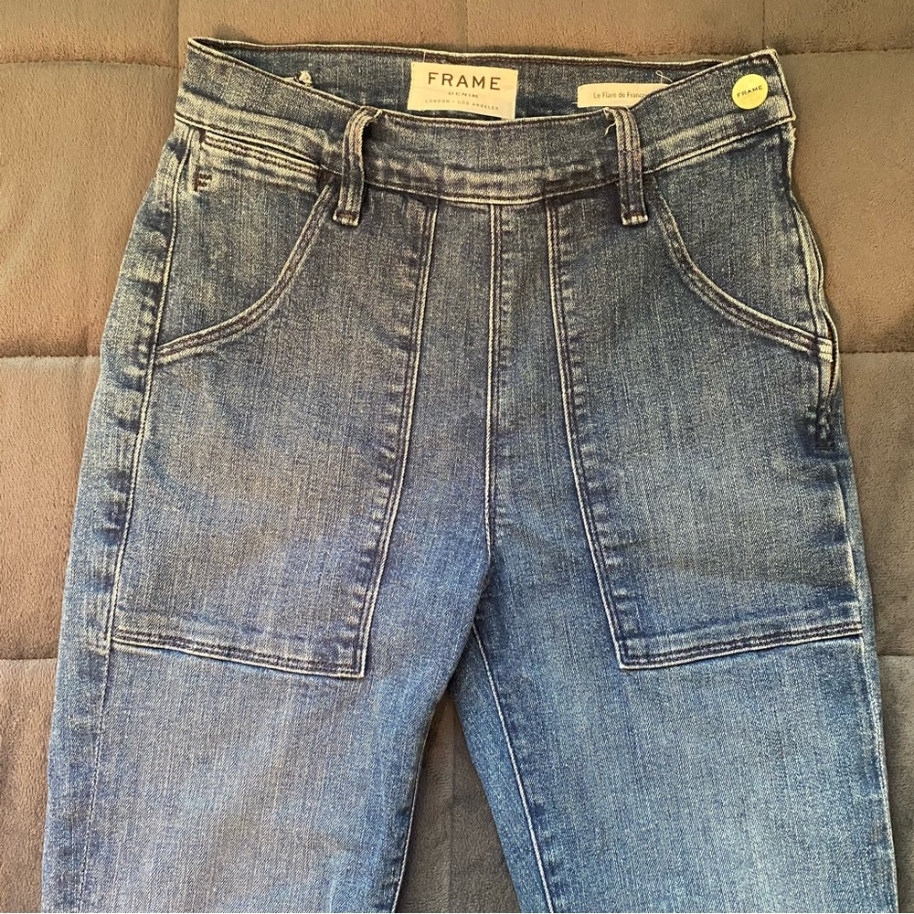 Frame Denim Cropped Le Flare de Francoise in Sunnyslope - Picture 8 of 16